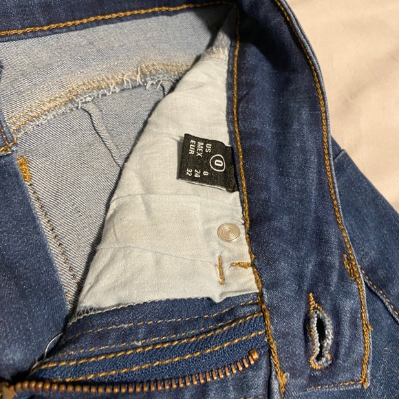 High Rise Stretch Jeans - Picture 3 of 3